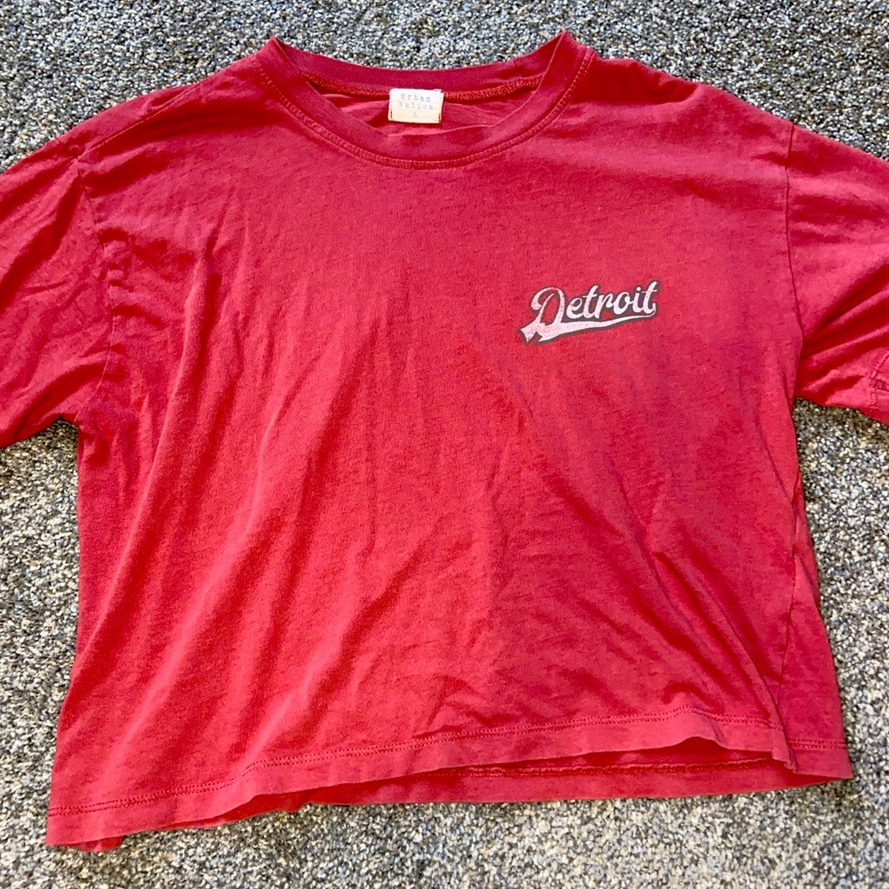 Urban nation cropped graphic tee